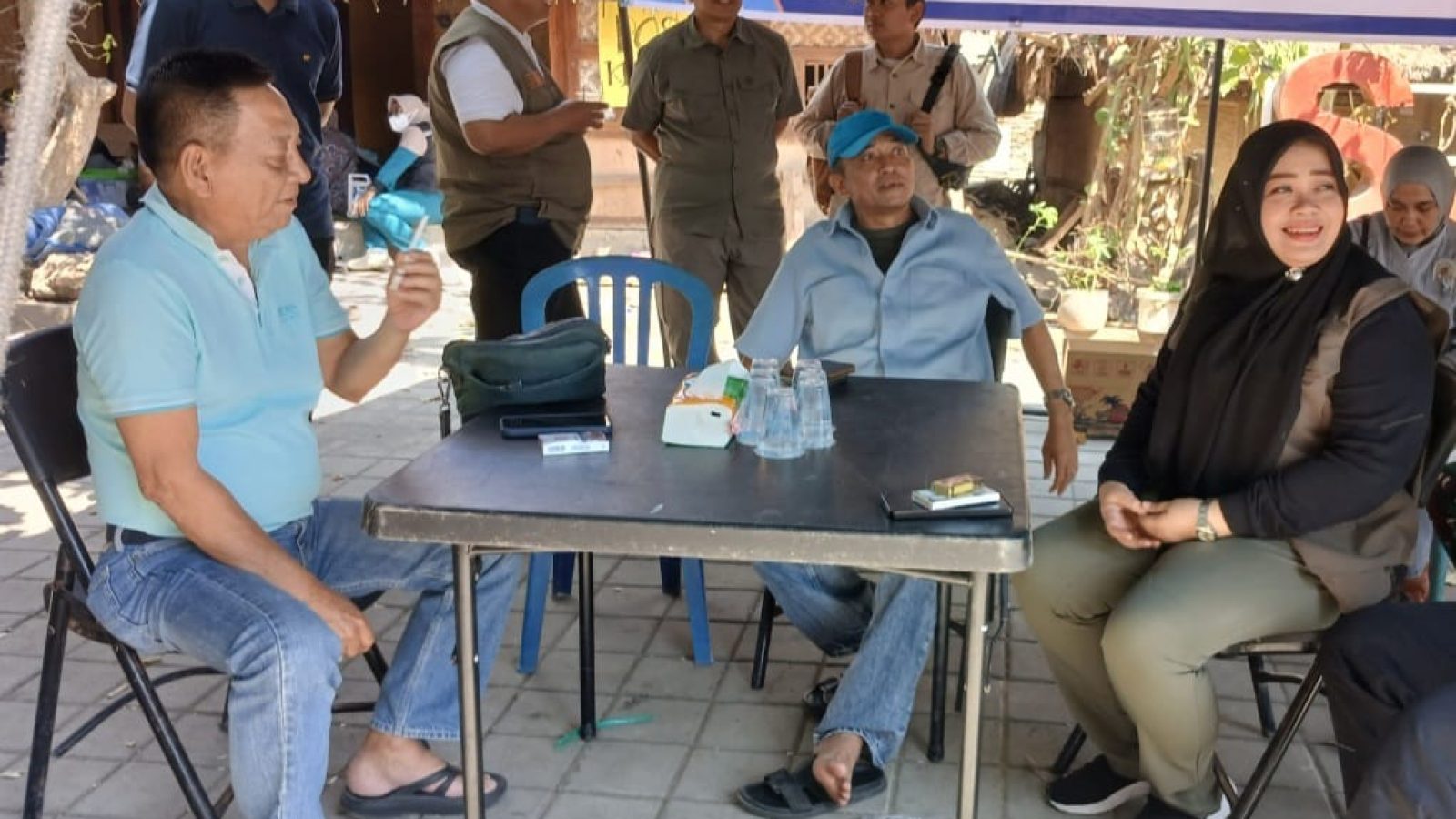 INTI NTB Sumbang Pakaian, Selimut, Sandal dan Sembako