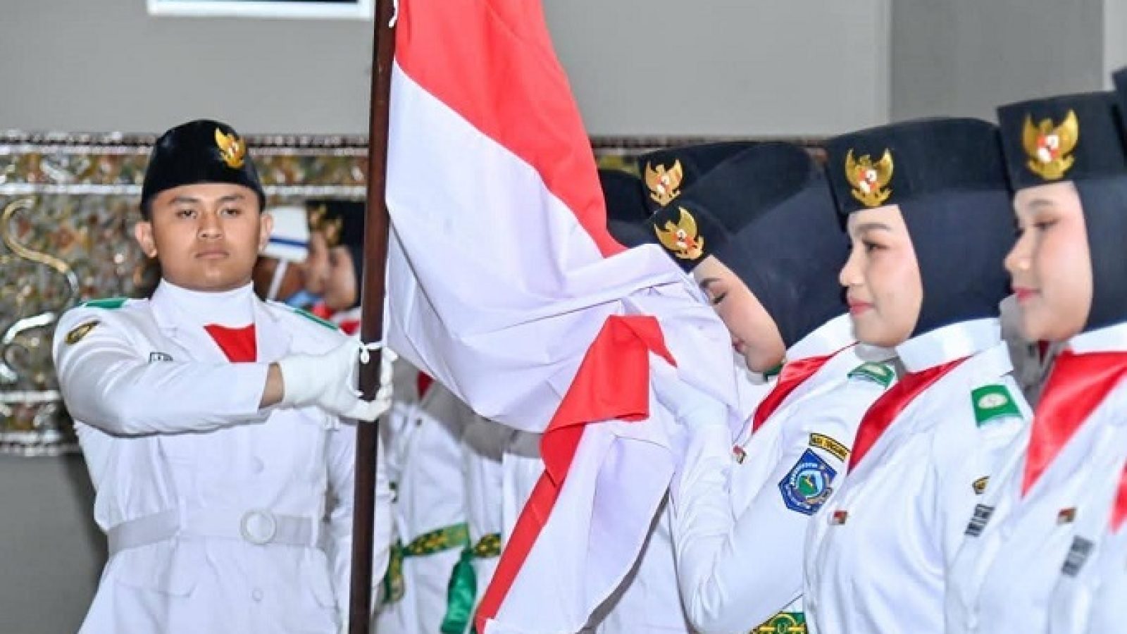 Sebanyak 28 Anggota Paskibraka Dikukuhkan Gubernur NTB, Generasi Muda Harus Jadi Teladan
