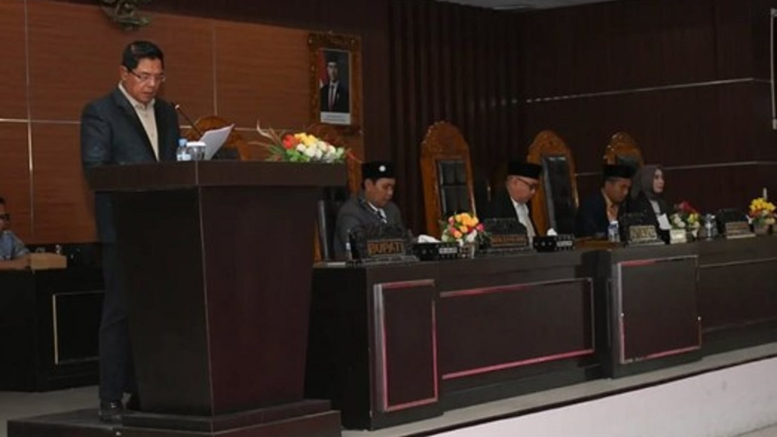 Teken Nota Kesepakatan KUA PPAS, Bupati Lotim Tegaskan Komitmen Jaga Kerjasama yang Baik