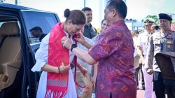Putri Mahkota Victoria Tiba di Lombok, Disambut Tenun Sasak dan Minuman Rempah