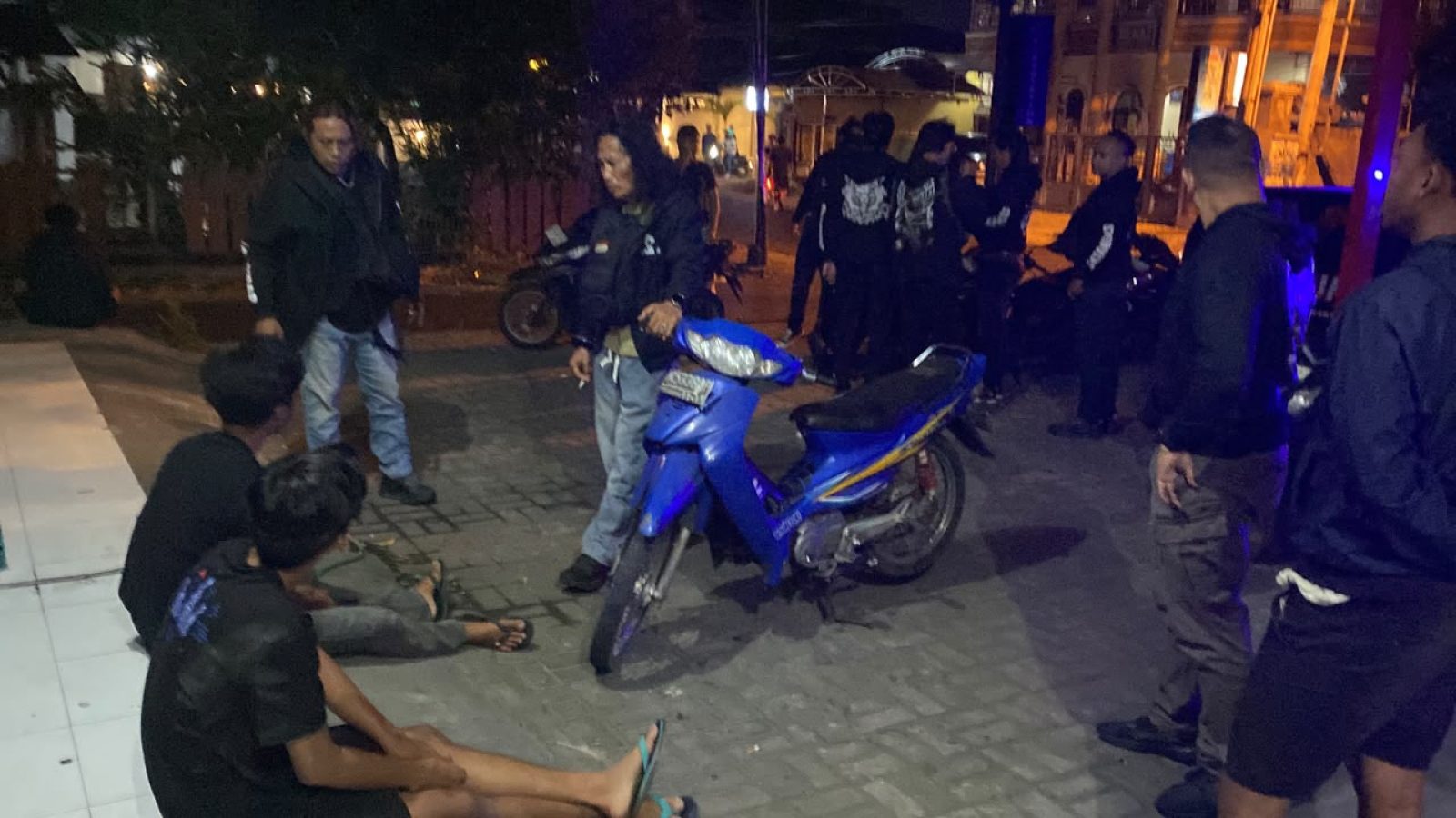 Respon Cepat Laporan 110, Tim URC Puma Polda NTB Bubarkan Pesta Miras 