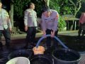 Kemarau Berkepanjangan, Polres Lombok Utara Salurkan 10.000 Liter Air Bersih ke Warga Medana