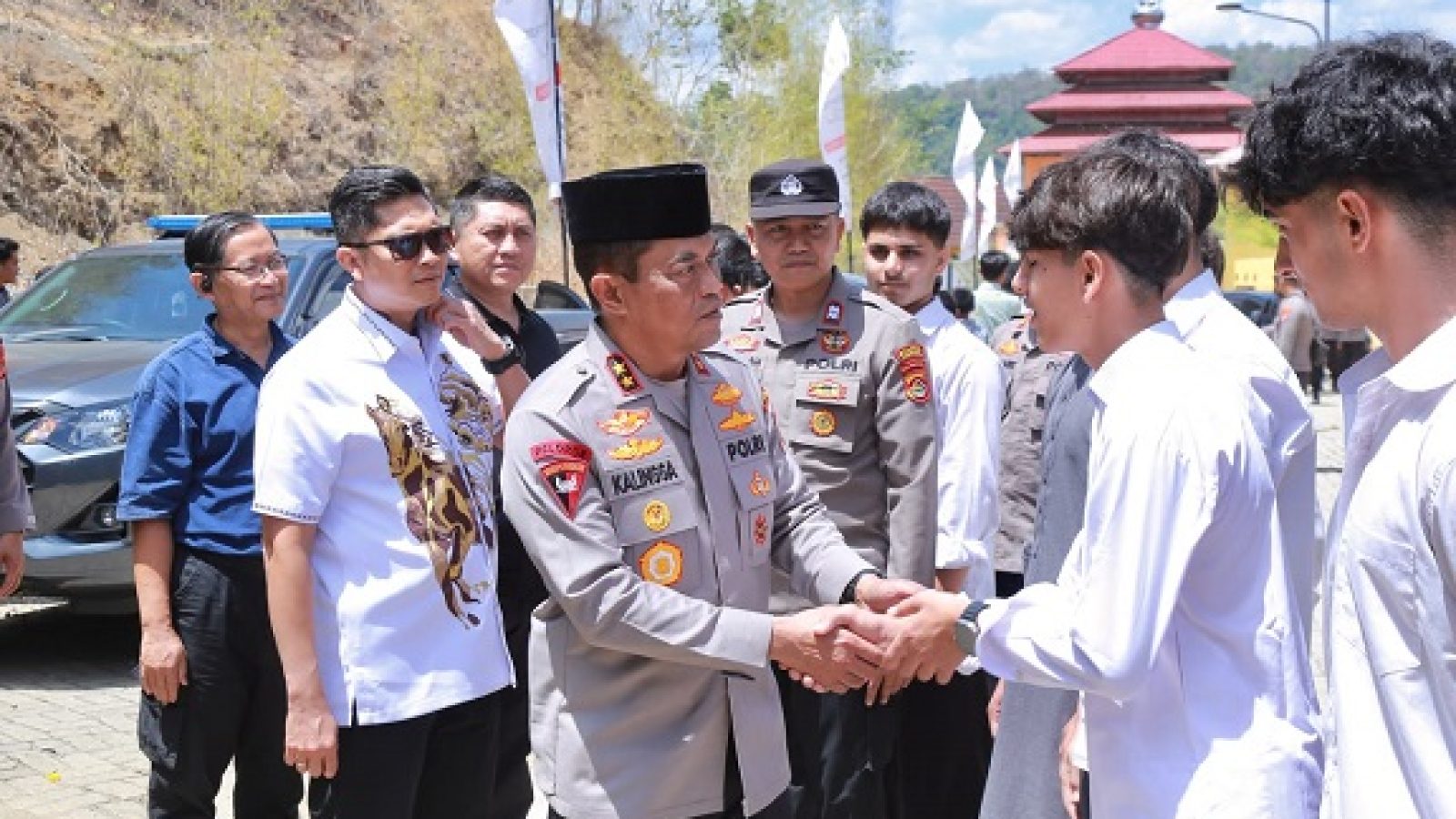 Kunjungi PMI Dea Malela, Kapolda NTB Bangun Sinergi dengan Pesantren