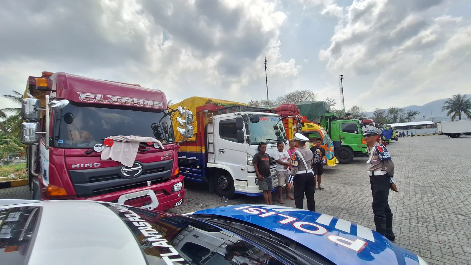 Logistik MotoGP Masuk Lombok, Polisi Pantau Jalur Lembar-Mandalika