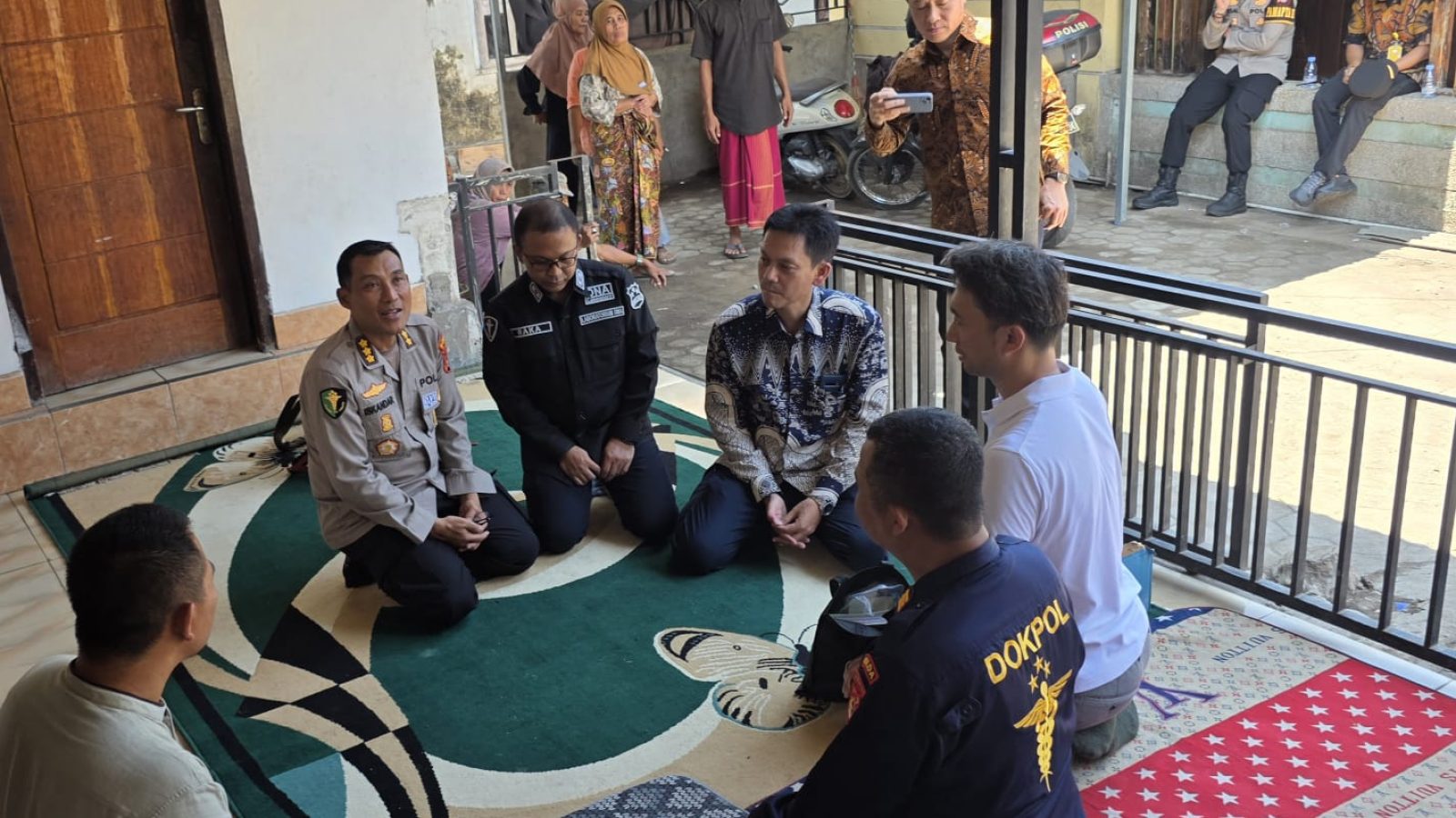 Bid Dokkes Polda NTB Dampingi Atase Policy Agency Jepang Ambil Sample DNA Keluarga Korban Tsunami Jepang 2011