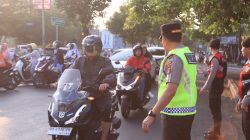Aksi Kapolda NTB  Atur Lalu Lintas di Mataram