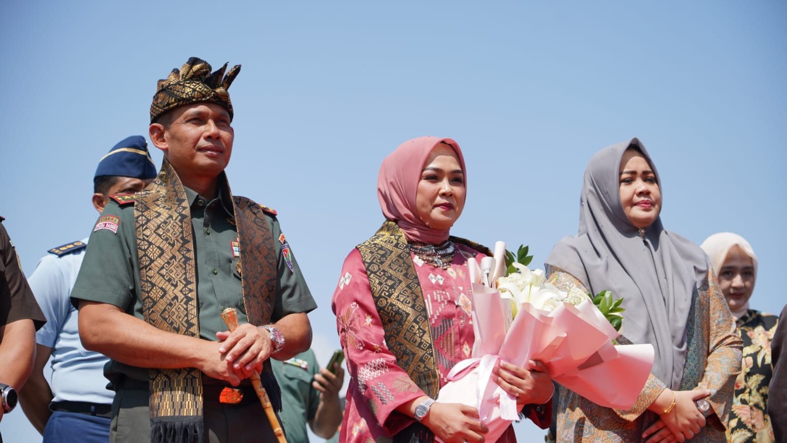 Pangdam XXX/Rinambora Disambut Hangat Forkopimda Setibanya di Bandara BIZAM