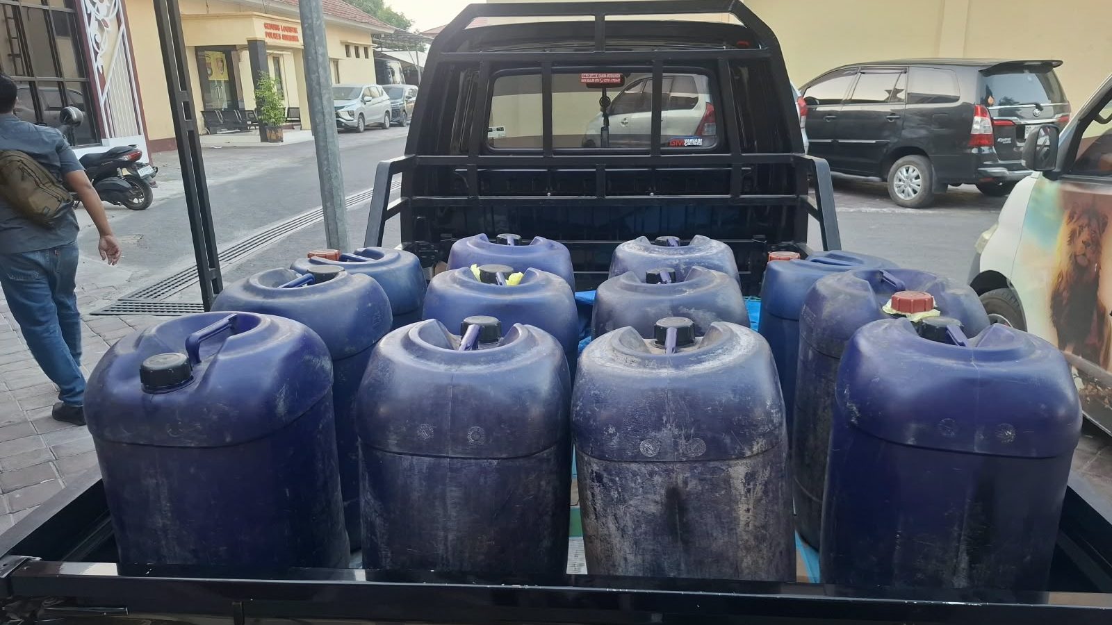 Polda NTB Ungkap Penyalahgunaan 4.419 Liter BBM, 7 Tersangka Diproses