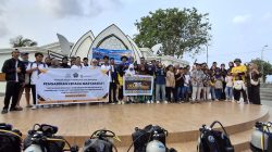 STP Mataram Libatkan 4 Dosen dan 30 Mahasiswa dalam Aksi Konservasi Laut di Pantai Ampenan